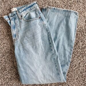 Brand New Abercrombie Curve Love Loose High Rise Medium Light Jeans